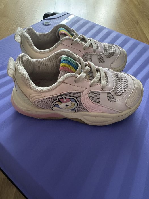 Vand papuci copii Zara 24 ca noi