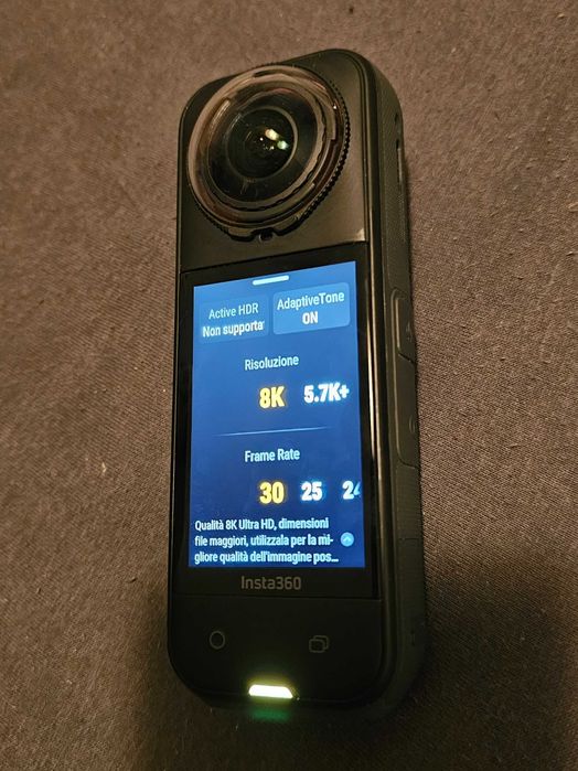 Vând insta 360 X5 , stare excelenta