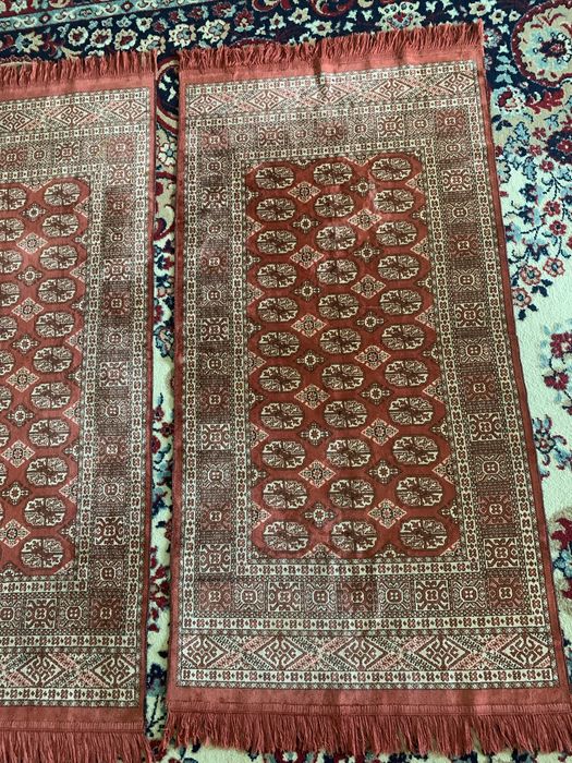 Ковры 2 шт.        .