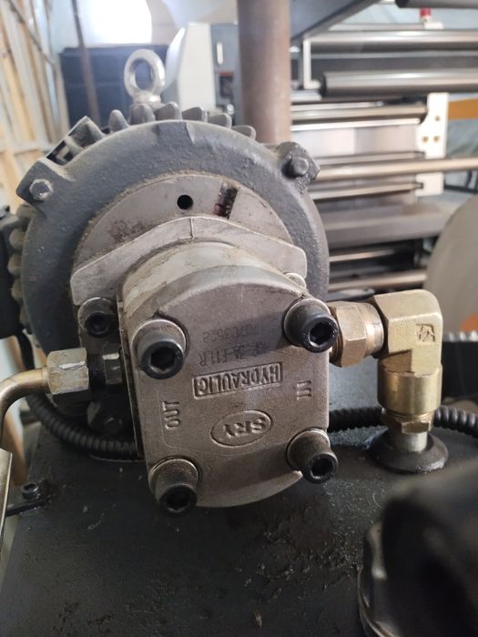 Качествиный ремон гидравлики.масло станций и гидровлических цилиндров.