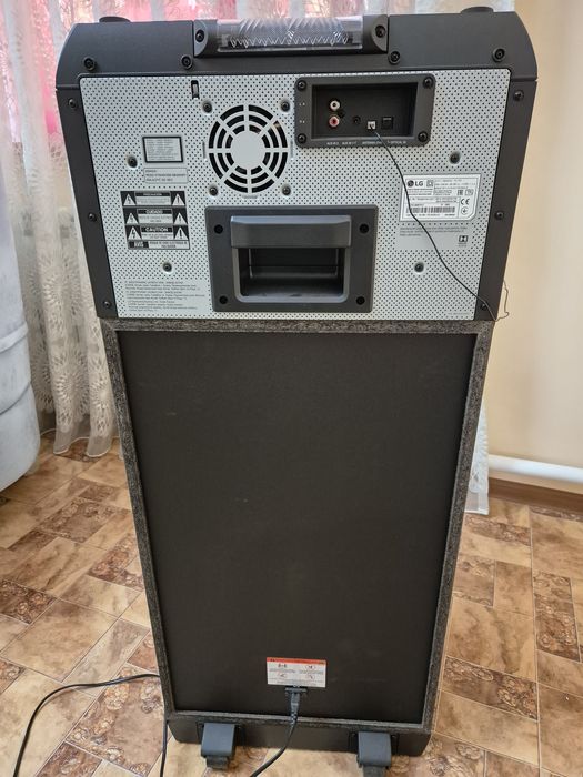 Музыкальный центр LG OL100