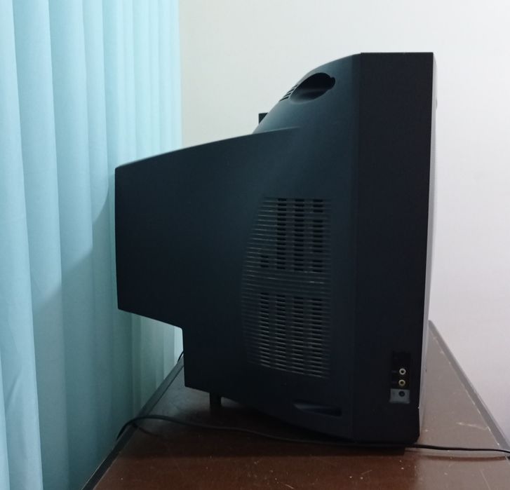 Самсунг телевизори сотилади холати яхши, ишлатилган, кўрсатиб турибди