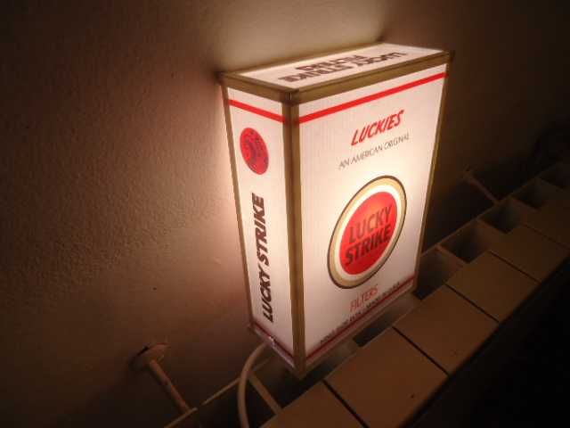 lucky strike, HB,  светеща реклама
