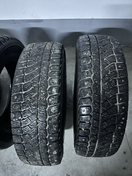 Продам зимние шипованные шины