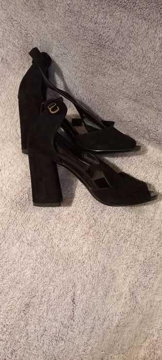 Замшевые выходные туфельки