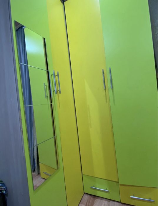 Срочно продам шкаф