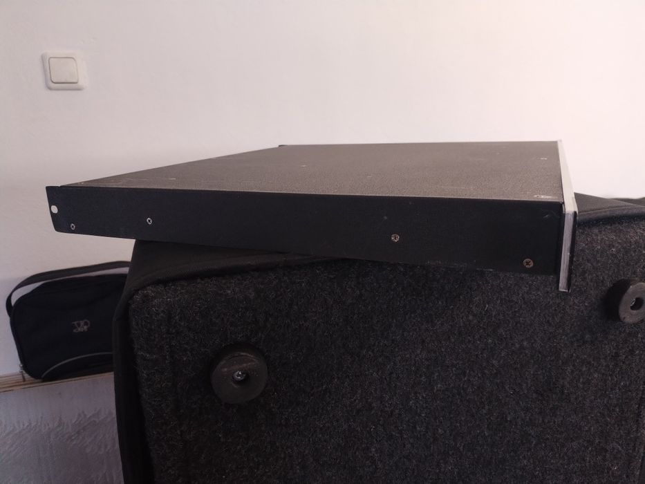Vând amplificator the t. amp  D3400