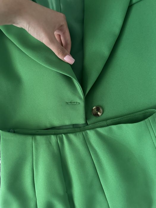 Костюм(пиджак и юбка миди ) Maxmara