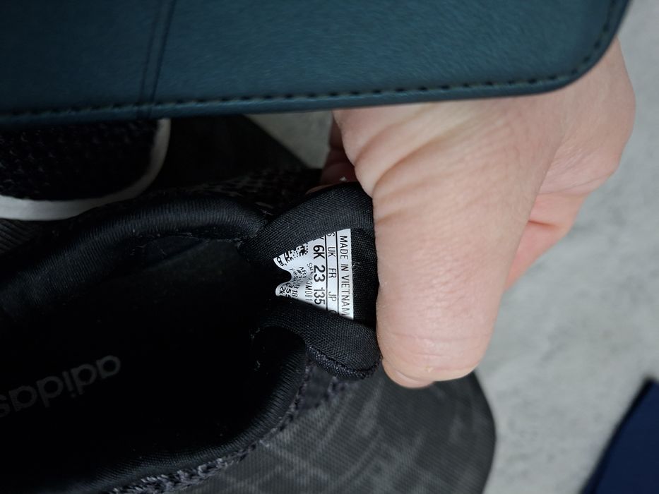 Bluza, adidași si căciulă Adidas