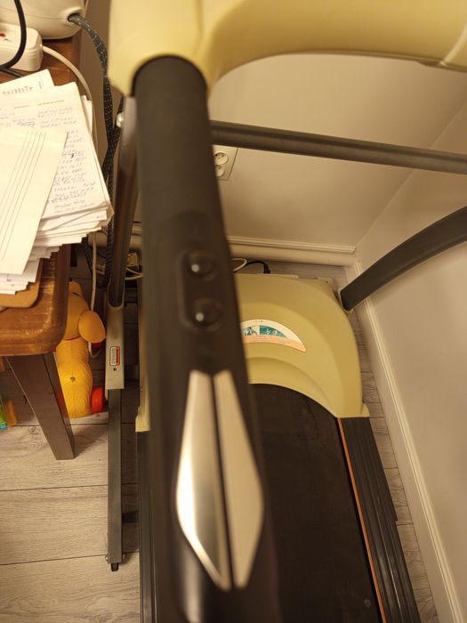 Продам беговую дорожку