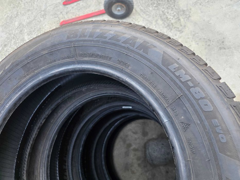4бр Зимни гуми 225 60 17 - Bridgestone