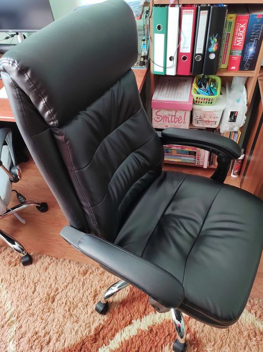 Fotoliu/scaun de birou cu suport picioare