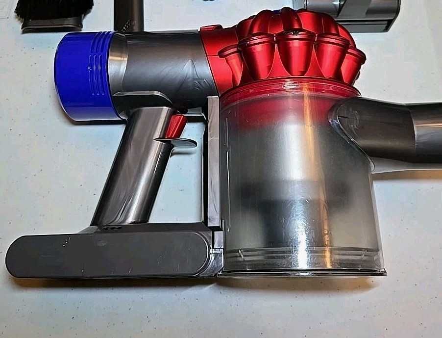 Dyson V8 Animal аккумуляторный пылесос