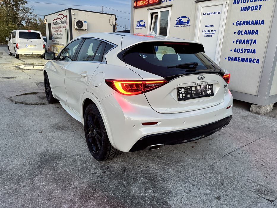 INFINITI Q30 2017 — imagine 4