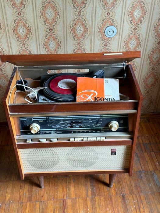 Радиола RIGOLA 1967 йил