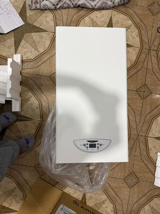 Продам !!!Котёл настенный ARISTON