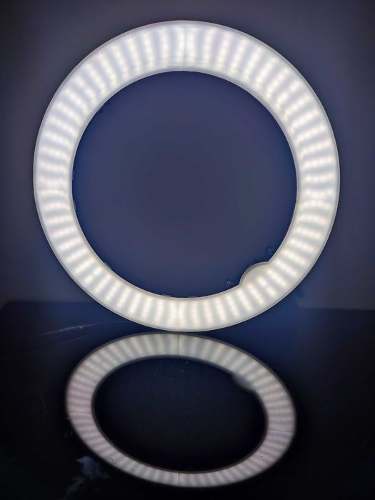 Ring light 240 leduri, intensitate luminoasă reglabilă