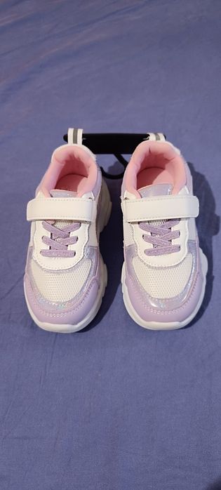 Нови красиви маратонки за момиче номер 27