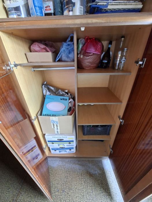 Гардероб двукрилен, спешно, с надстройка с фурнирмахагон