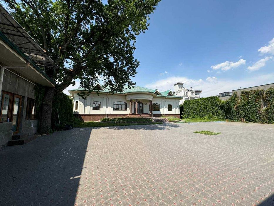 Продаётся здание- офис, садик