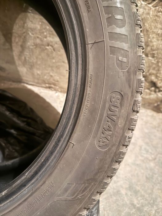 Зимни гуми GoodYear Efficiency Grip 235/55 R17 99V комплект 4 бр за 100 €