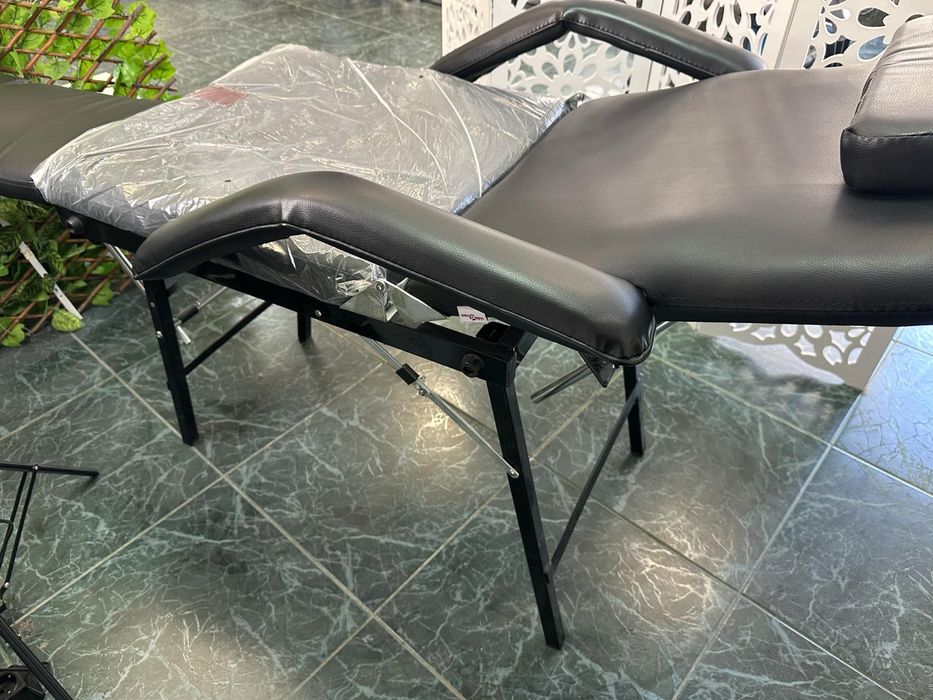 Кушетка за козметици / масажисти