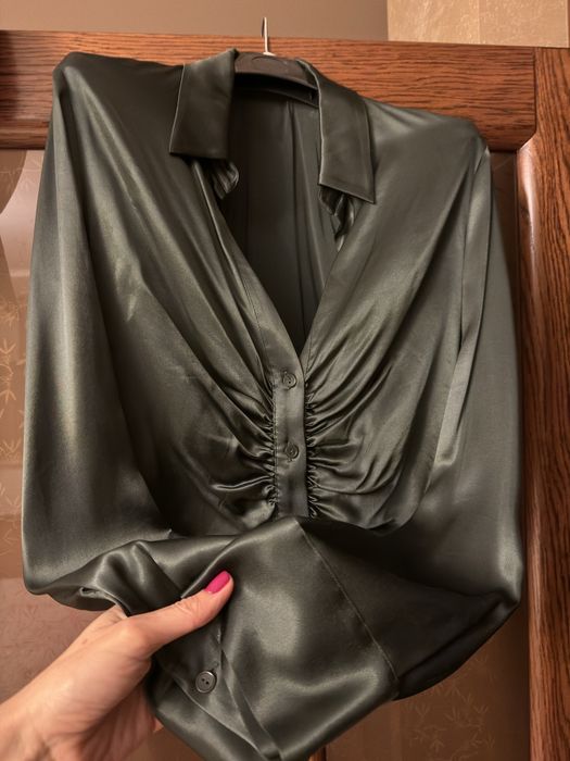 Camasa ZARA, satin de calitate, ca noua.
