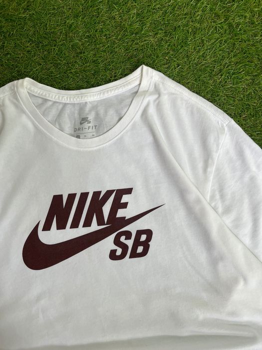 Мъжка блузка : Nike SB Logo Tee XL