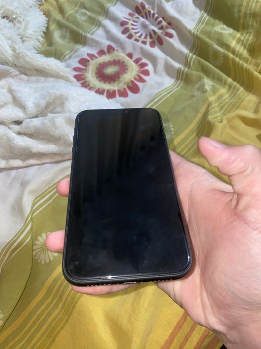 Продам Айофон 11