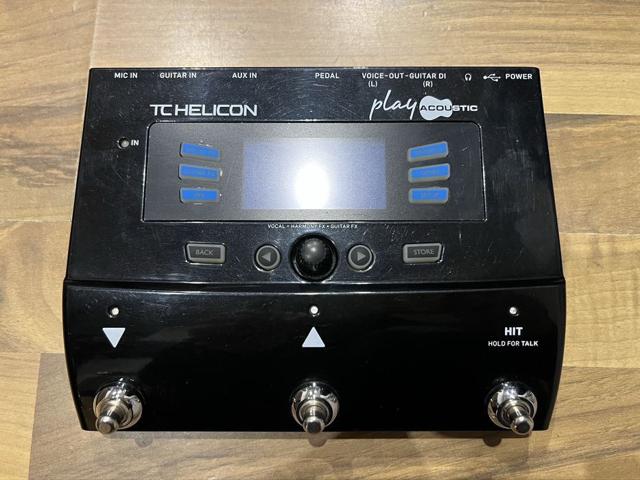 Вокален и китарен процесор TC Helicon Play Acoustic