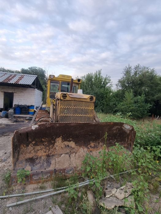 Продам бульдозер Т130 гусеничный.