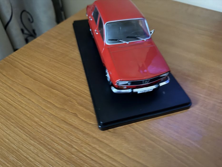 Vand macheta DACIA 1300 din anul 1970 - scara 1:24 (lungime 18cm)
