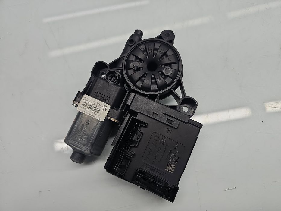 Motoras geam dreapta fata Volkswagen Passat B7 (365) [Fabr 2010-2014]