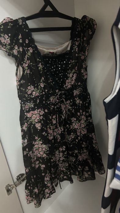 Платья, көйлектер сатылады