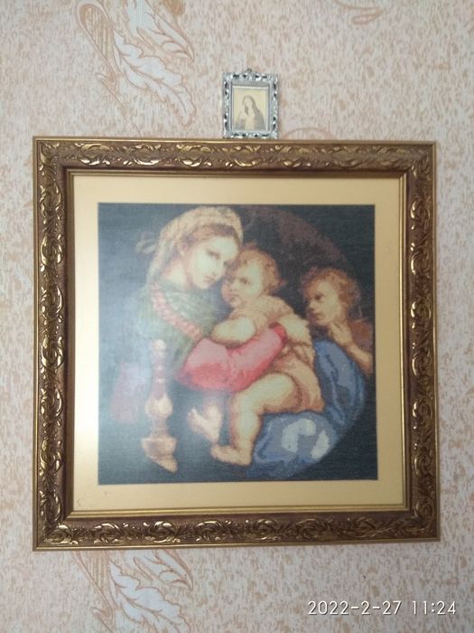 Продам картины вышитые крестиком