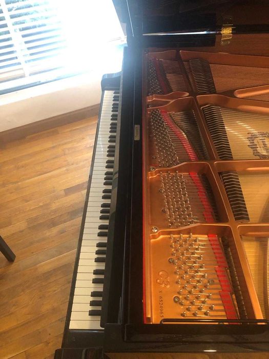 Vand pian Yamaha (practic nou) la un pret mai mic decat in magazin