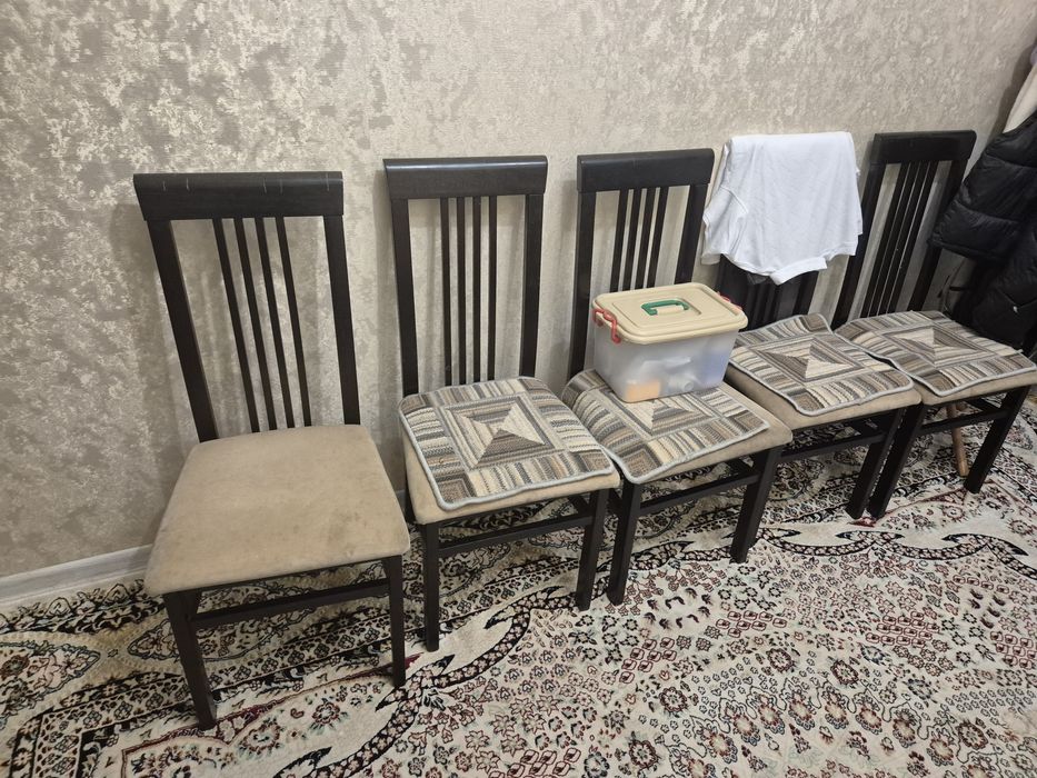 Продам стулья из натурального дерево