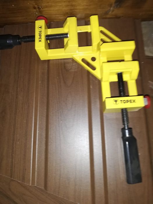 Presă colț Topex, set dibluire KWB, pistol lipit și freze lemn Yato