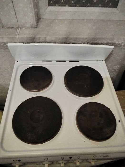 Продам газ плиту