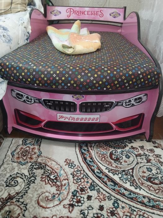 Продается детская кроватка не дорого.