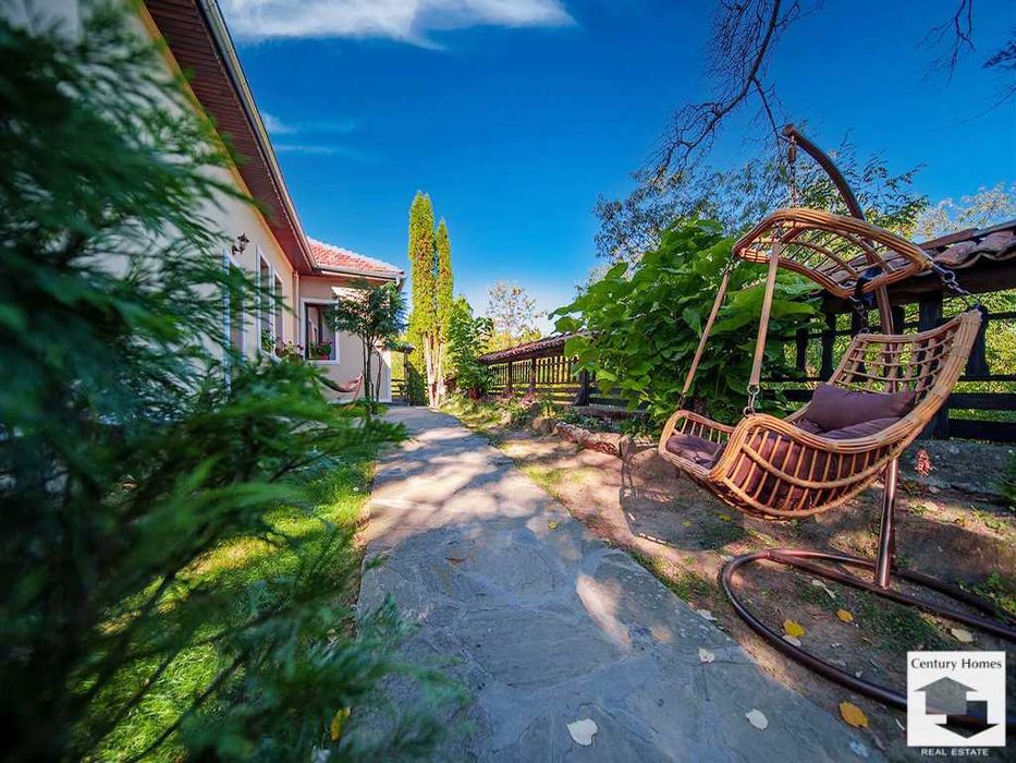 125175 Голям имот с просторна къща, басейн и барбекю в Еленския Блакан