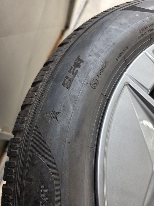 4 Броя 235/60/20 Pirelli 2x7,2mm 24dot, 2x6,5mm 21dot