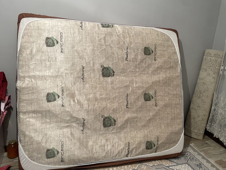 Двуспальная кровать 200/180