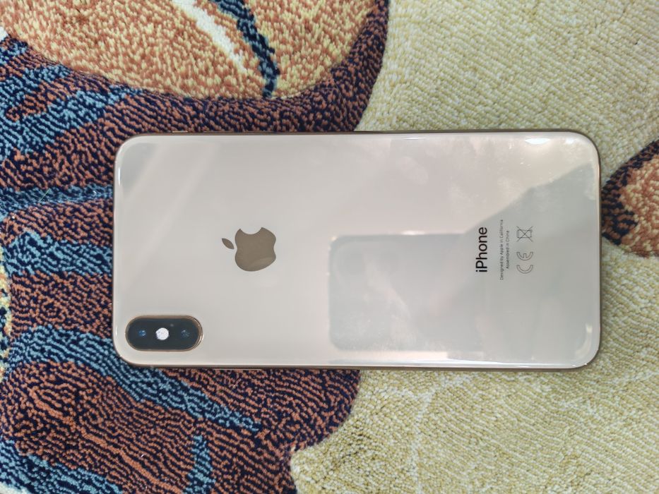 Продам Iphone xs max