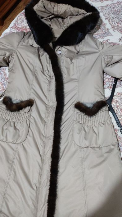 Продается зимний пуховик