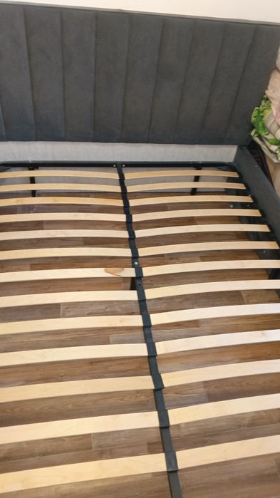 Двуспальная кровать