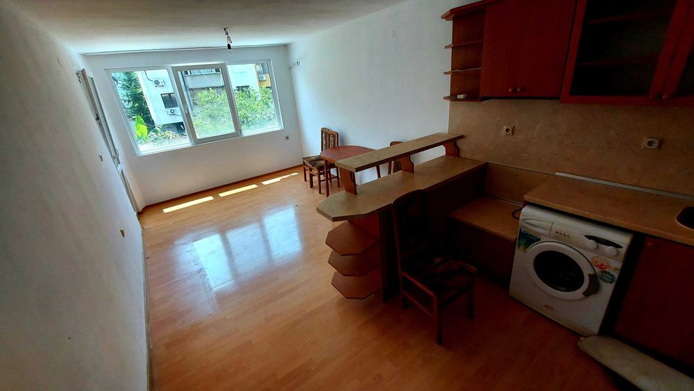 Дава се под наем Тристаен апартамент в Бургас, Възраждане - 77 кв.м за 306 € - Снимка #4