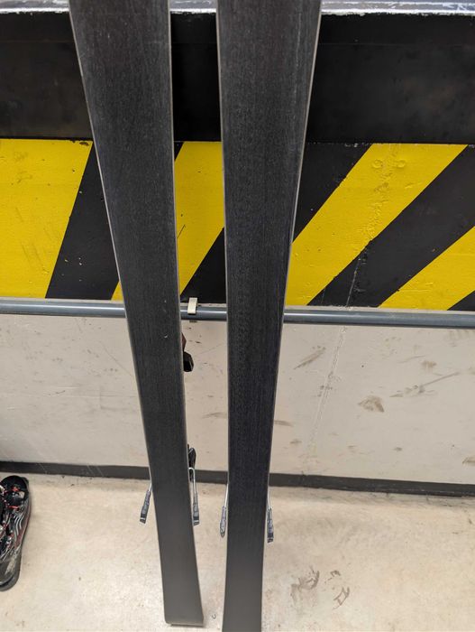 Ски и ски обувки комплект