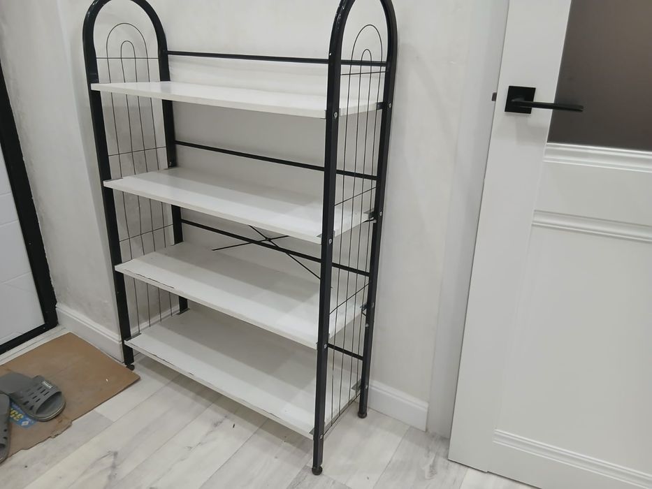 Обувница продается