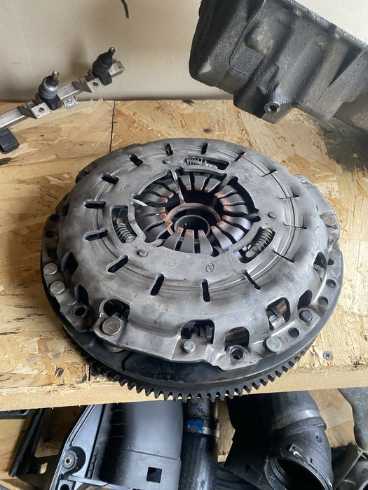 Dezmembrez bmw e60 2.2 i